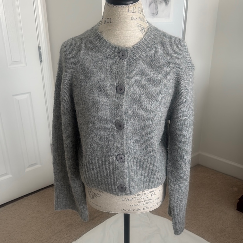Zara Cropped Knit Gray Women's Sweater